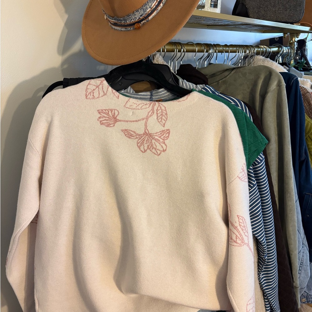 Floral Sweater with Pink Design NWT - Picture 4 of 4